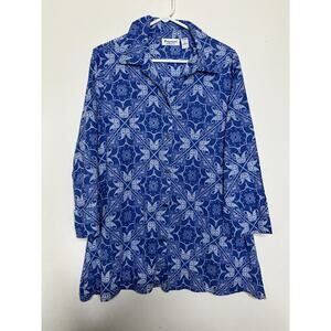 Potpourri Woman’s Size Large Blue Paisley Button Front Tunic Faux Back Button